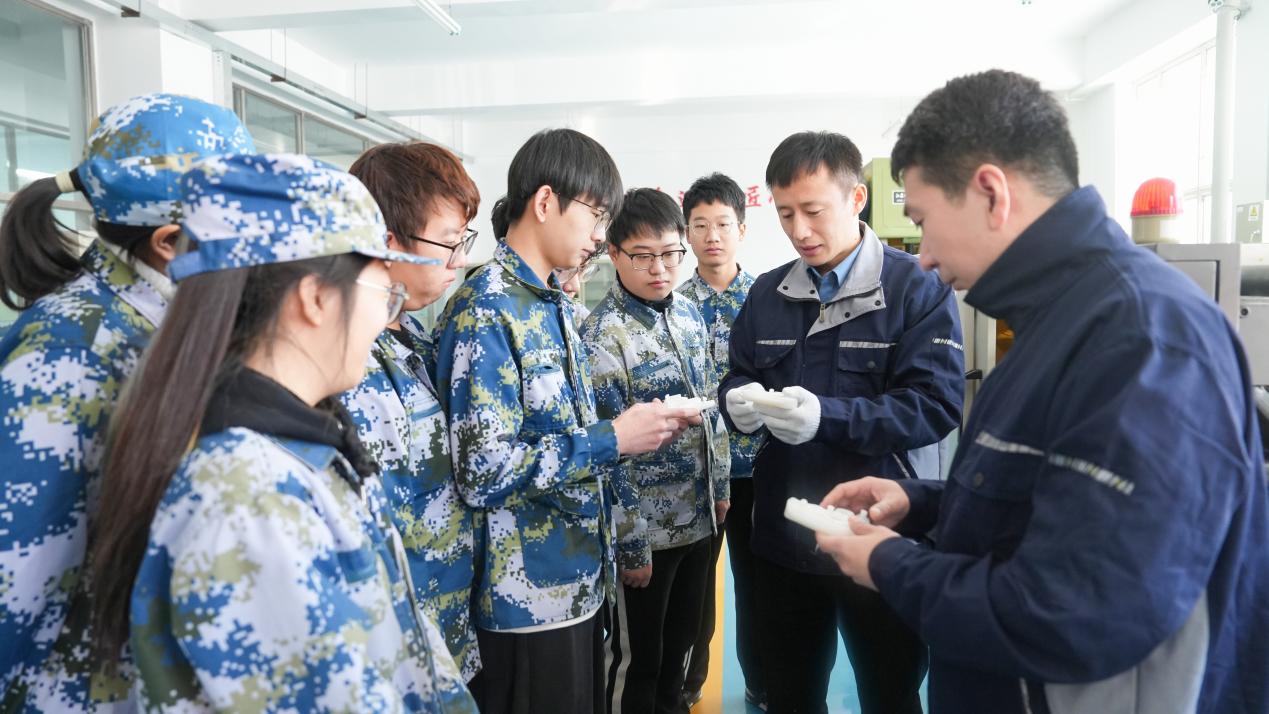 完美“复刻”了已经绝版的旧零件