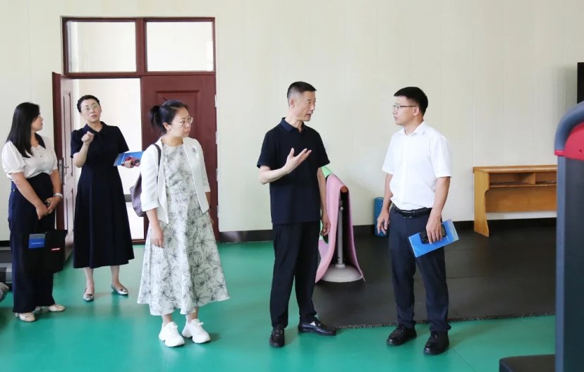 此外 学校党委书记