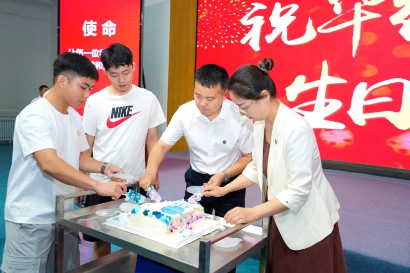 走进校门