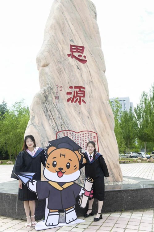 就像一场层层推进的视觉盛宴