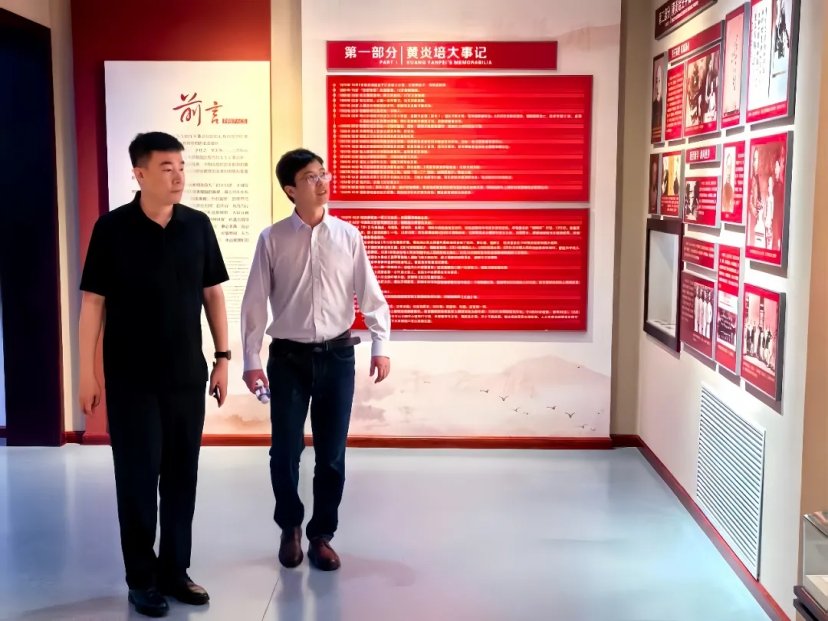 开展校企回访与合作洽谈