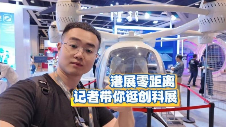 他凭借扎实的语言功底快速完成多语种素
