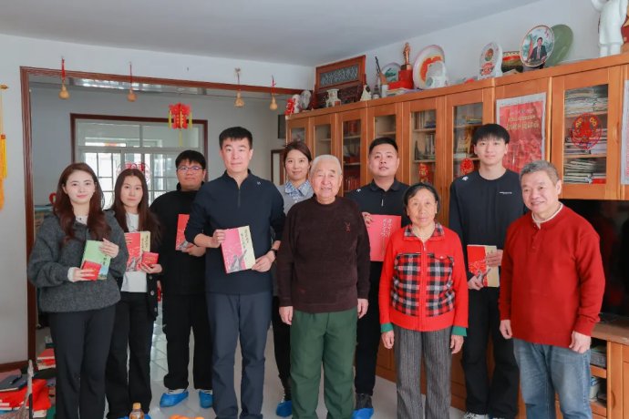 聆听前辈教诲