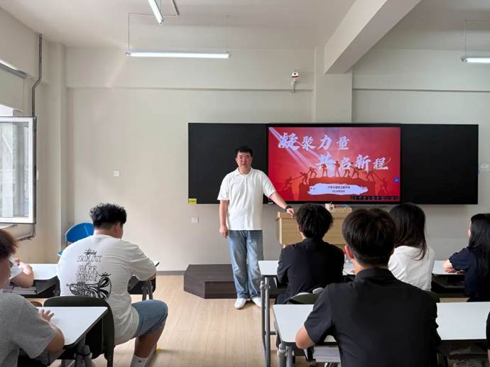 把教育的温度提前送达每一位学生身边