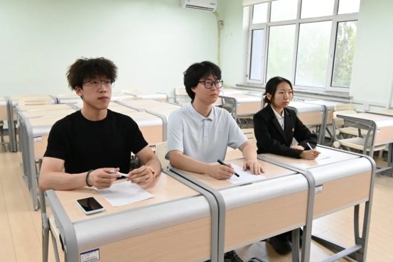 随后 进入即兴作答环节