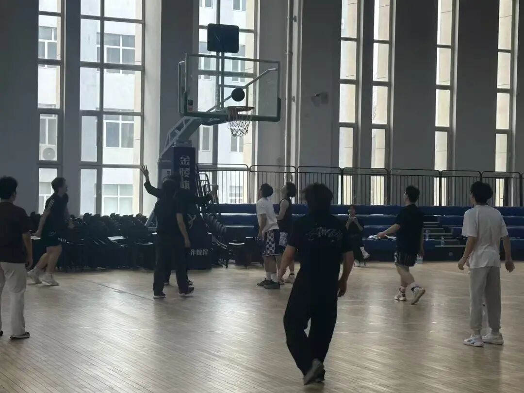 分别设立3v3与5v5两大竞赛组别