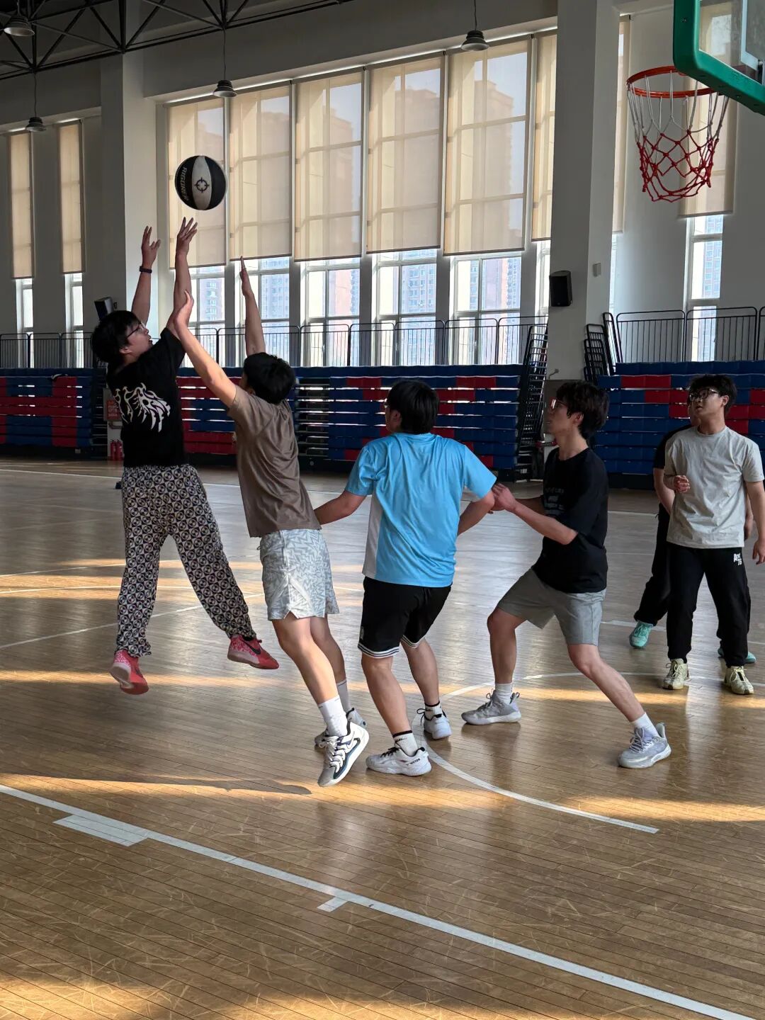 为丰富校园课余文化生活